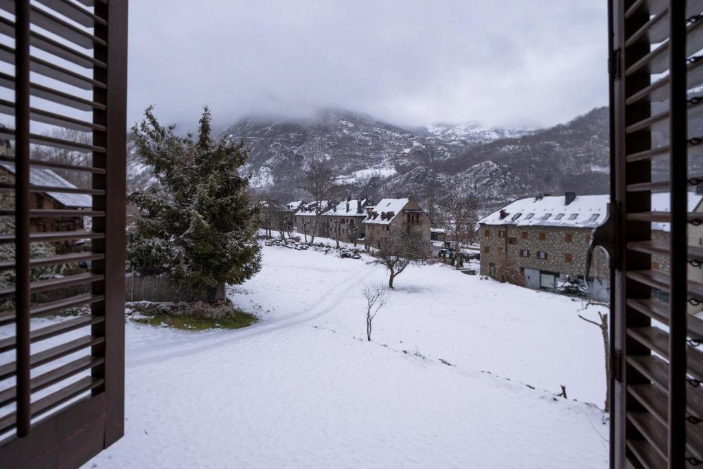 Hotel Farre D'Avall Барруера Екстер'єр фото